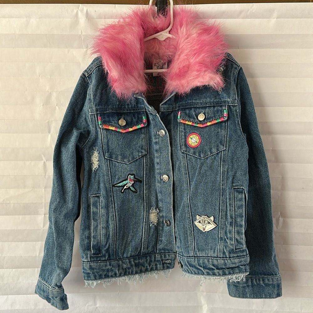 Disney Pocahontas Retro Distressed Denim Jacket Faux Pink Fur Collar Size 7/8